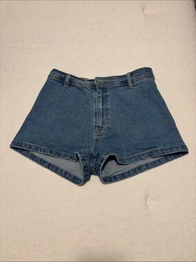 Universal Thread Vintage-Style High Rise Denim Shorts in Blue